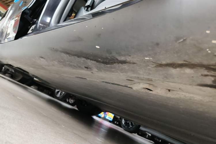 Used Tesla Model Y 2024 Rear-Wheel-Drive Version Right Side Sill
