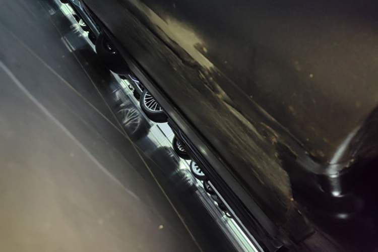 Used Tesla Model Y 2024 Rear-Wheel-Drive Version Right Side Sill