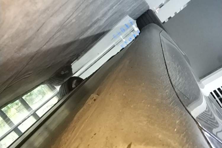 Used Tesla Model Y 2024 Long-Range All-Wheel-Drive Version Right Side Sill