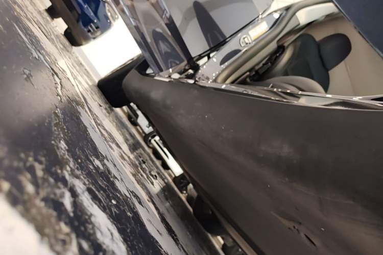 Used Tesla Model Y 2024 Rear-Wheel-Drive Version Right Side Sill