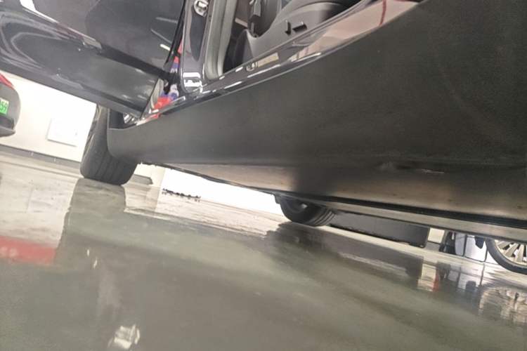 Used Tesla Model Y 2024 Rear-Wheel-Drive Version Right Side Sill