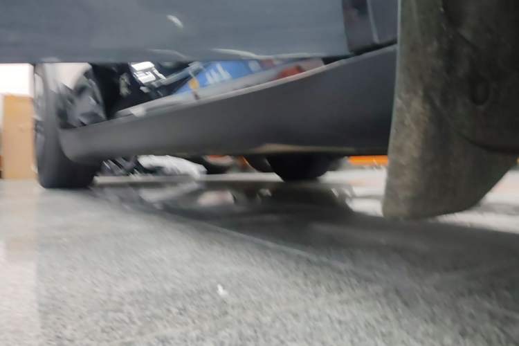 Used Tesla Model Y 2024 Rear-Wheel-Drive Version Right Side Sill