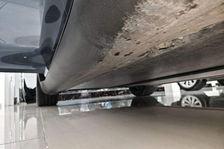 Used Tesla Model Y 2024 Rear-Wheel-Drive Version Right Side Sill