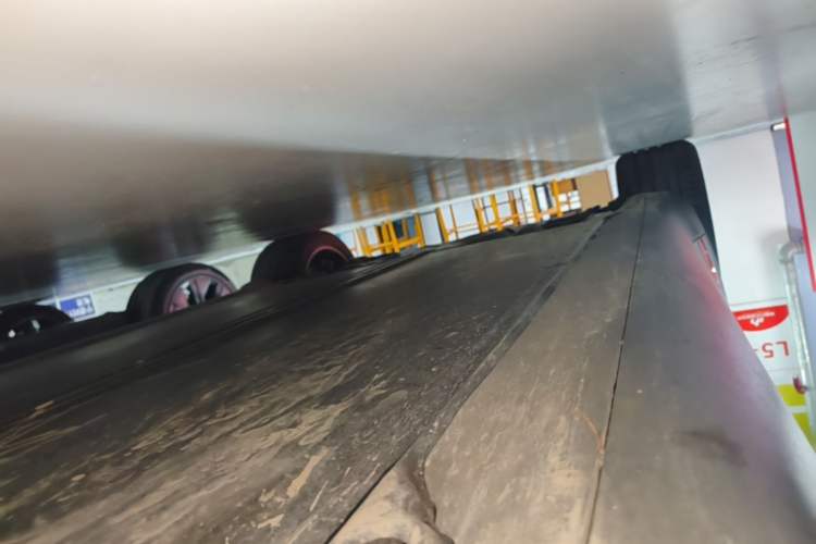 Used Tesla Model Y 2024 Long-Range All-Wheel-Drive Version Right Side Sill