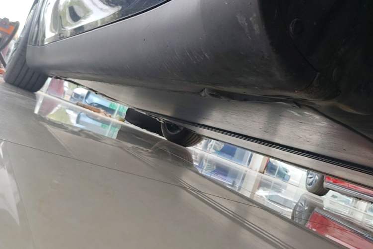 Used Tesla Model Y 2024 Rear-Wheel-Drive Version Right Side Sill