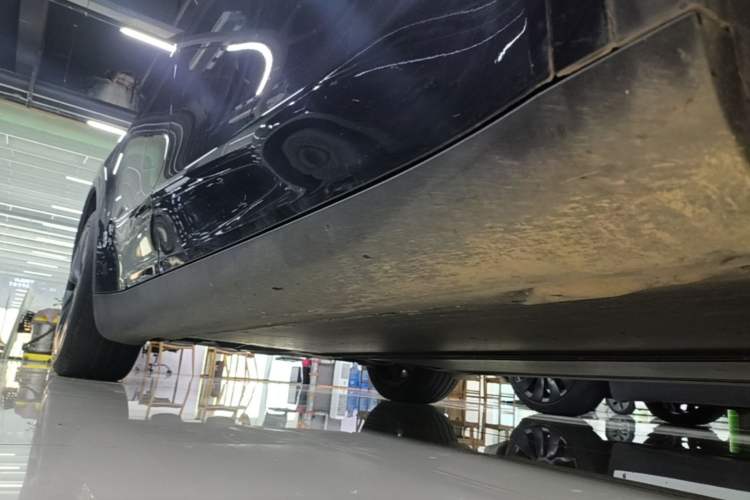 Used Tesla Model Y 2024 Rear-Wheel-Drive Version Right Side Sill