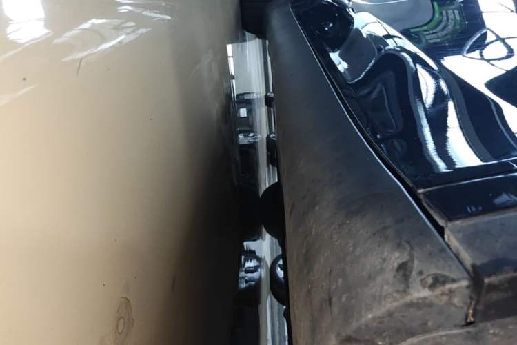 Used Tesla Model Y 2024 Rear-Wheel-Drive Version Right Side Sill