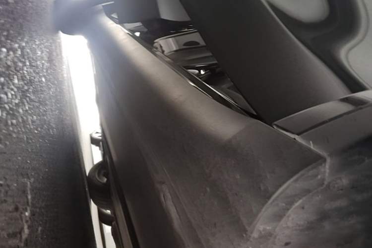Used Tesla Model Y 2024 Rear-Wheel-Drive Version Right Side Sill