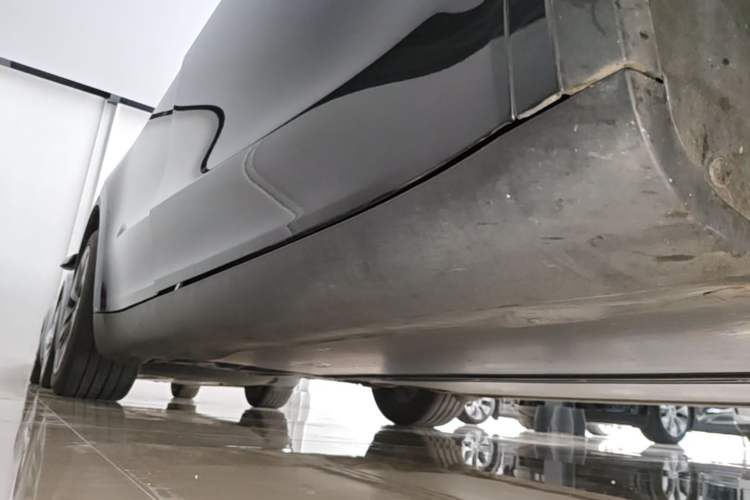 Used Tesla Model Y 2024 Rear-Wheel-Drive Version Right Side Sill