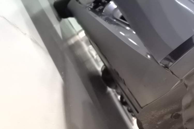 Used Tesla Model Y 2024 Rear-Wheel-Drive Version Right Side Sill