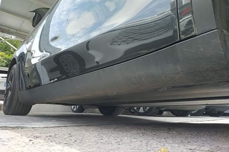 Used Tesla Model Y 2024 Rear-Wheel-Drive Version Right Side Sill