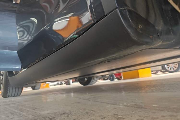 Used Tesla Model Y 2024 Rear-Wheel-Drive Version Right Side Sill