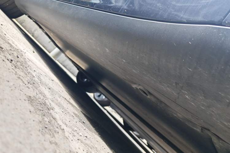 Used Tesla Model Y 2024 Rear-Wheel-Drive Version Right Side Sill
