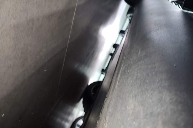 Used Tesla Model Y 2024 Rear-Wheel-Drive Version Right Side Sill