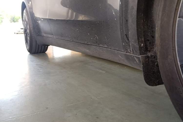 Used Tesla Model Y 2024 Rear-Wheel-Drive Version Right Side Sill