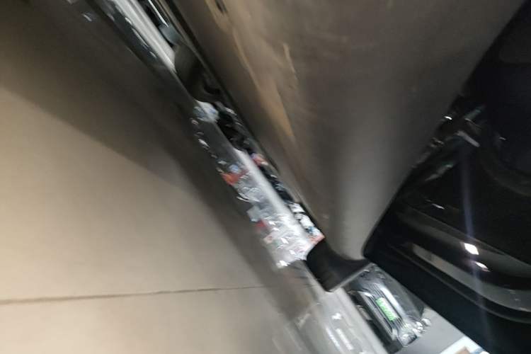 Used Tesla Model Y 2024 Rear-Wheel-Drive Version Right Side Sill