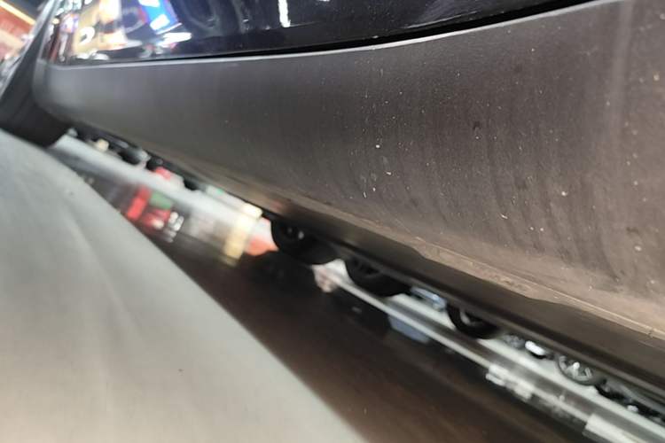 Used Tesla Model Y 2024 Rear-Wheel-Drive Version Right Side Sill