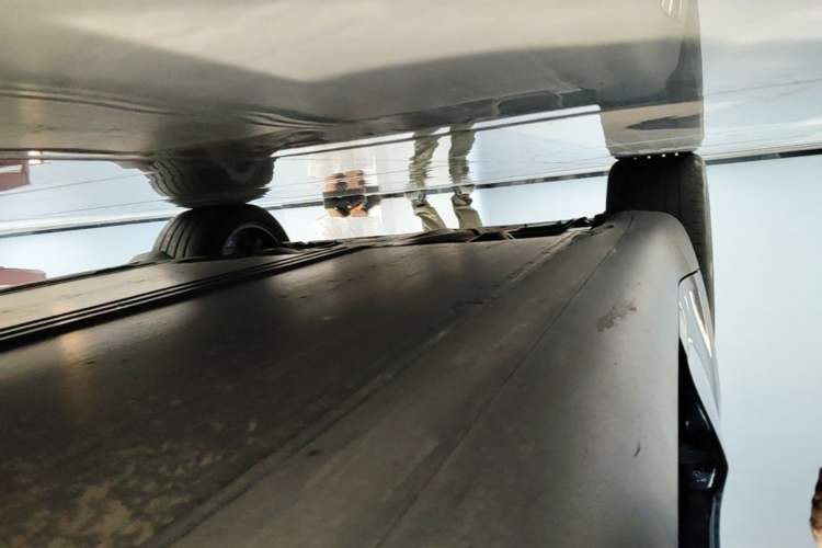 Used Tesla Model Y 2024 Rear-Wheel-Drive Version Right Side Sill