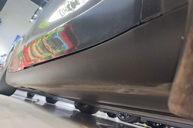 Used Tesla Model Y 2024 Rear-Wheel-Drive Version Right Side Sill