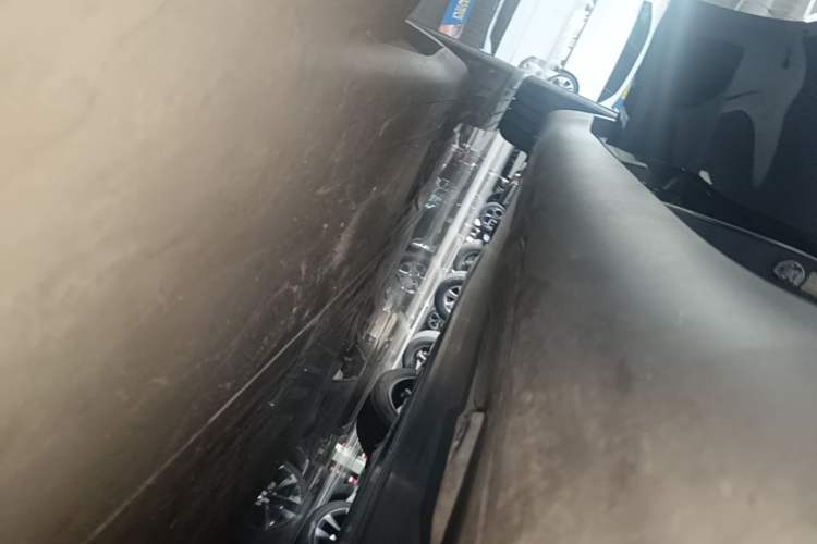 Used Tesla Model Y 2024 Rear-Wheel-Drive Version Right Side Sill