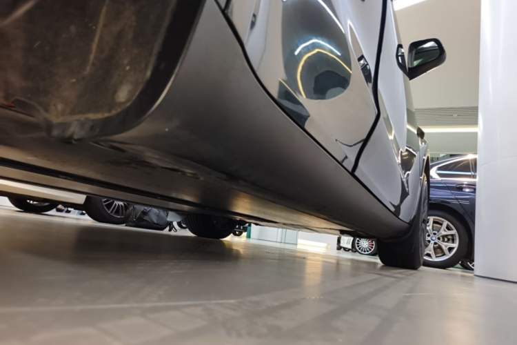 Used Tesla Model Y 2024 Rear-Wheel-Drive Version Right Side Sill