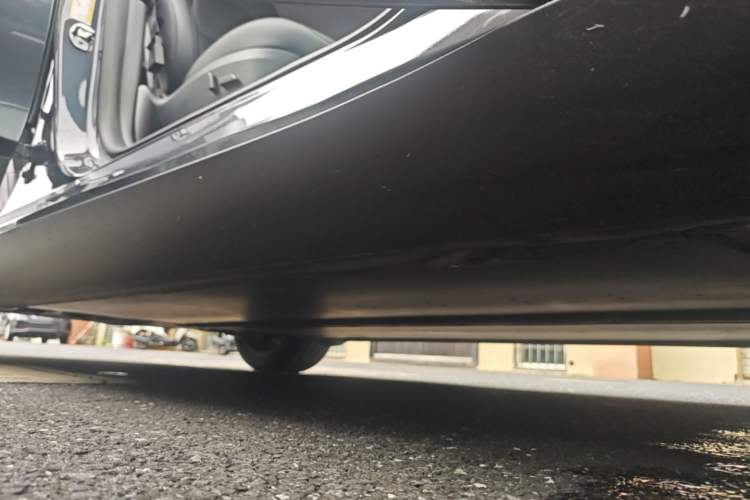 Used Tesla Model Y 2024 Rear-Wheel-Drive Version Right Side Sill