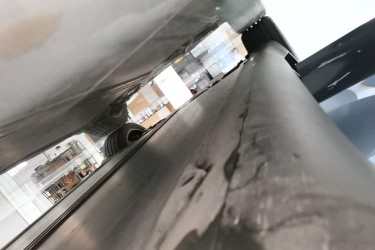 Used Tesla Model Y 2024 Long-Range All-Wheel-Drive Version Right Side Sill