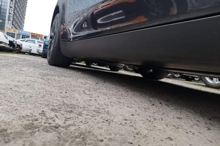 Used Tesla Model Y 2024 Rear-Wheel-Drive Version Right Side Sill