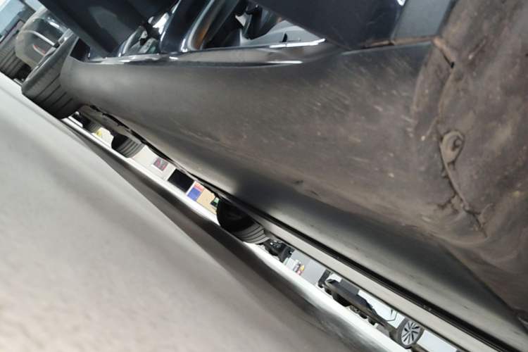 Used Tesla Model Y 2024 Rear-Wheel-Drive Version Right Side Sill