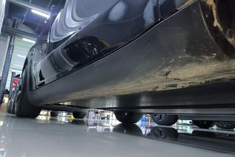 Used Tesla Model Y 2024 Rear-Wheel-Drive Version Right Side Sill