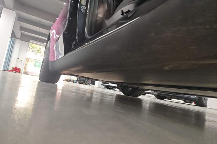 Used Tesla Model Y 2024 Rear-Wheel-Drive Version Right Side Sill