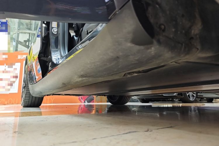 Used Tesla Model Y 2024 Rear-Wheel-Drive Version Right Side Sill