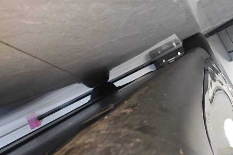 Used Tesla Model Y 2024 Long-Range All-Wheel-Drive Version Right Side Sill