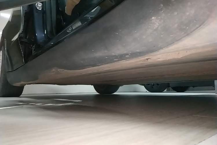 Used Tesla Model Y 2024 Rear-Wheel-Drive Version Right Side Sill