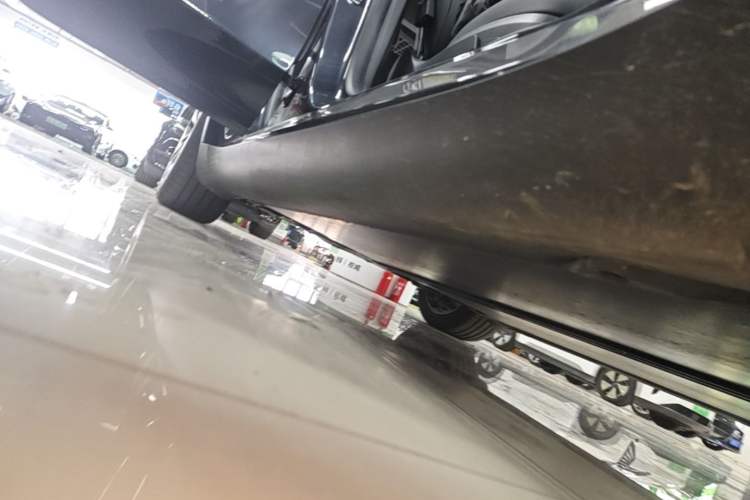Used Tesla Model Y 2024 Rear-Wheel-Drive Version Right Side Sill