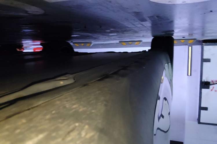 Used Tesla Model Y 2024 Long-Range All-Wheel-Drive Version Right Side Sill