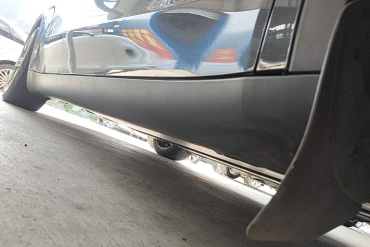 Used Tesla Model Y 2024 Rear-Wheel-Drive Version Right Side Sill
