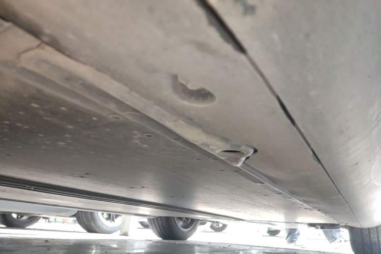 Used Tesla Model Y 2024 Rear-Wheel-Drive Version Right Side Sill