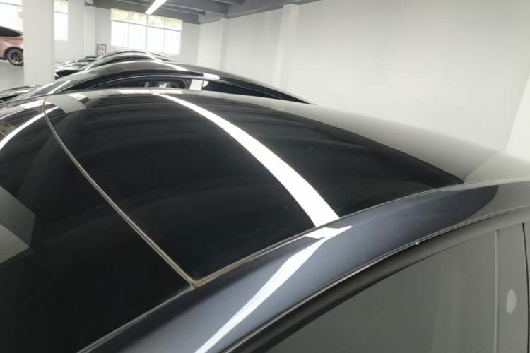 Used Tesla Model Y 2024 Rear-Wheel-Drive Version Roof