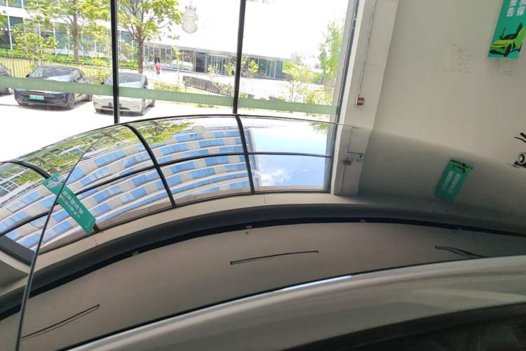Used Tesla Model Y 2024 Long-Range All-Wheel-Drive Version Roof