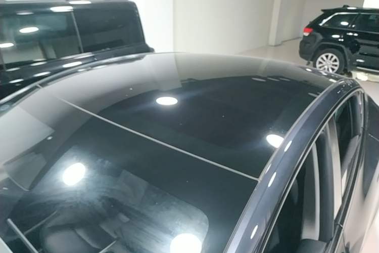 Used Tesla Model Y 2024 Rear-Wheel-Drive Version Roof