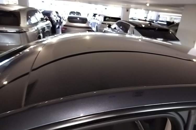 Used Tesla Model Y 2024 Rear-Wheel-Drive Version Roof