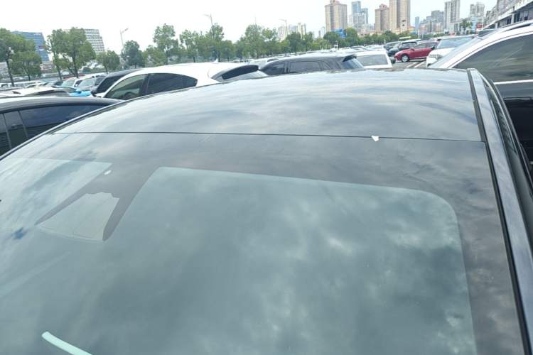 Used Tesla Model Y 2024 Rear-Wheel-Drive Version Roof