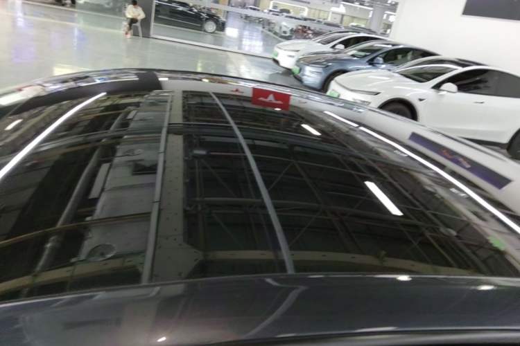 Used Tesla Model Y 2024 Rear-Wheel-Drive Version Roof