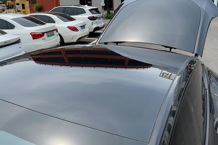 Used Tesla Model Y 2024 Long-Range All-Wheel-Drive Version Roof