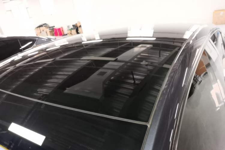 Used Tesla Model Y 2024 Long-Range All-Wheel-Drive Version Roof