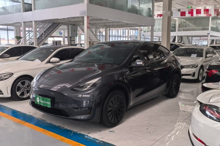 Tesla Model Y 2024 Rear-Wheel-Drive Version
