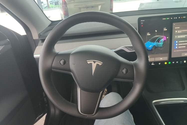 Used Tesla Model Y 2024 Rear-Wheel-Drive Version Steering Wheel