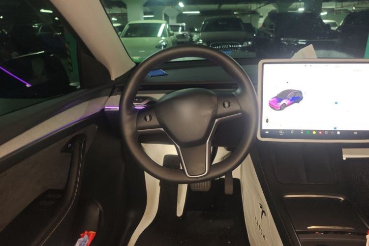 Used Tesla Model Y 2024 Long-Range All-Wheel-Drive Version Steering Wheel