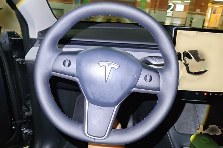 Used Tesla Model Y 2024 Rear-Wheel-Drive Version Steering Wheel